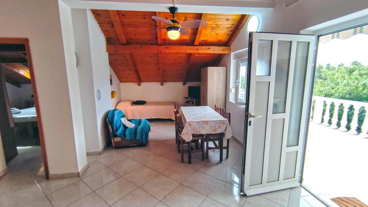 Apartment Amigo Селине Екстер'єр фото
